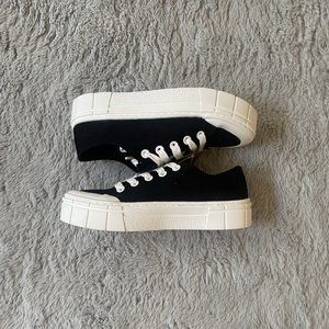 Mad Love Low top canvas Women's Sneakers